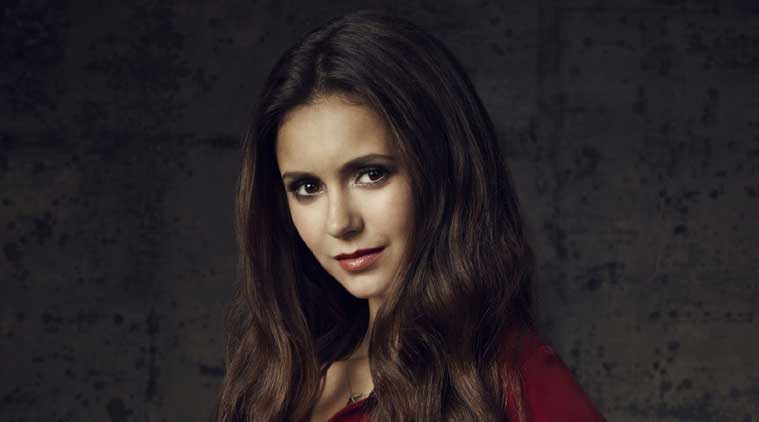 who is elena dating in vampire diaries